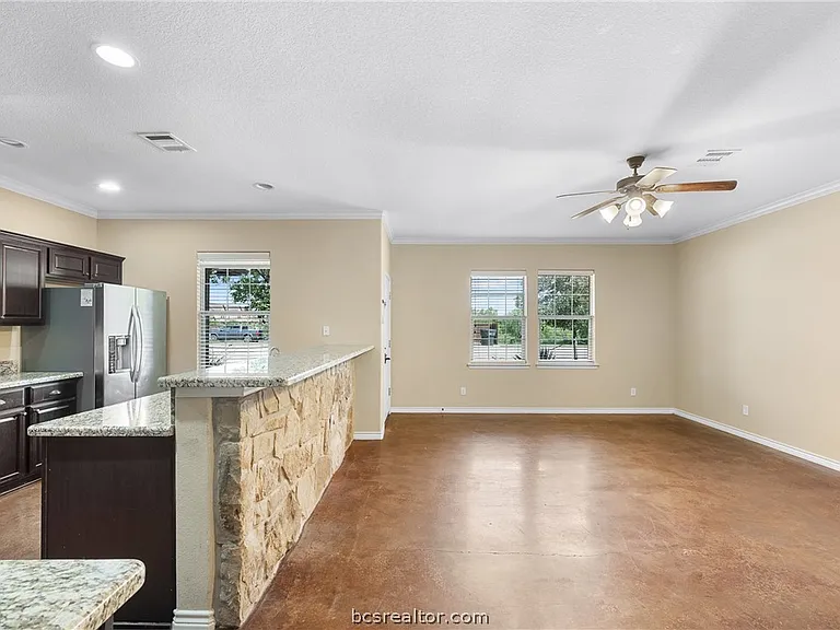 305 Capps Dr — Photo 9