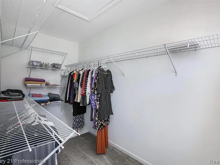 67 Kalter Dr — Photo 19