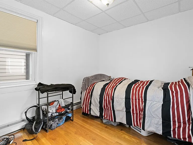674 Saratoga St #B — Photo 10