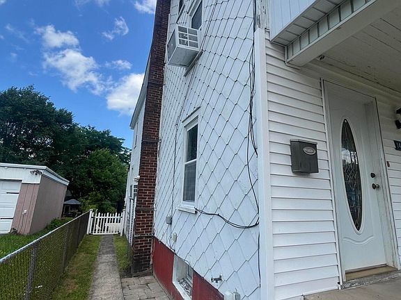 3rd image of 1419 Wabash St