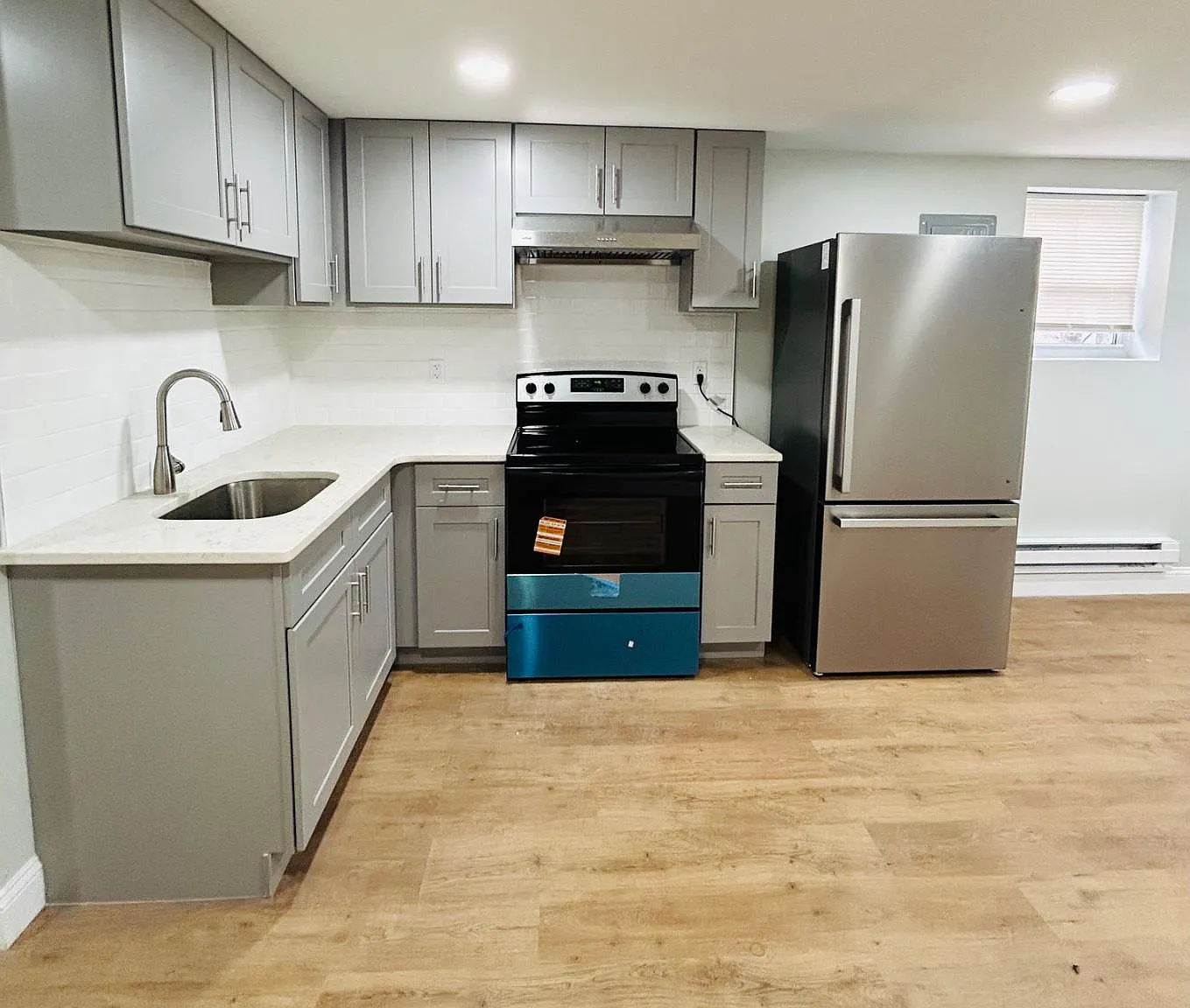 2 bed, 1.0 bath, 1000 sqft, $2,100 — Photo 3