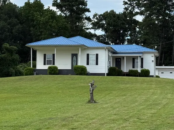 8811 Taylors Ferry Rd, Bessemer, AL 35023