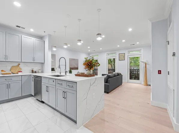 126 Dudley St APT 217, Jersey City, NJ 07302
