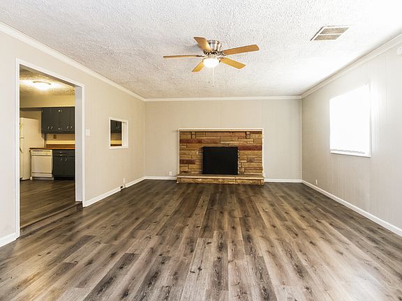 5th image of 3260 Wellington Ave