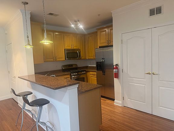 5th image of 1506 Meadow Brook Ct #1506
