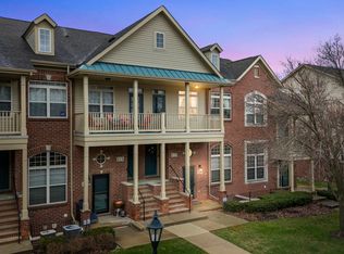 420 Old Pine Way, Walled Lake, MI 48390