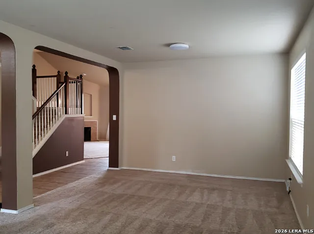 3 bed, 2.5 bath, 2331 sqft, $2,100 — Photo 4