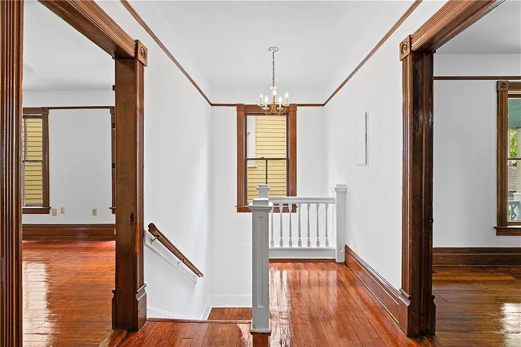 2 bed, 1.0 bath, 3160 sqft, $3,400 — Photo 3