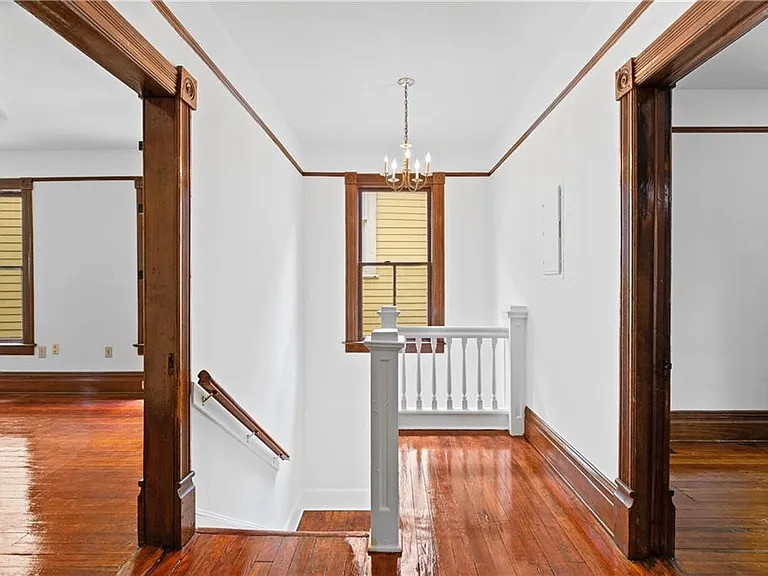 235 Elizabeth St NE #B — Photo 3