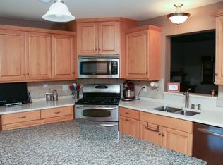 N83W18327 Le Mons Dr, Menomonee Falls, WI
