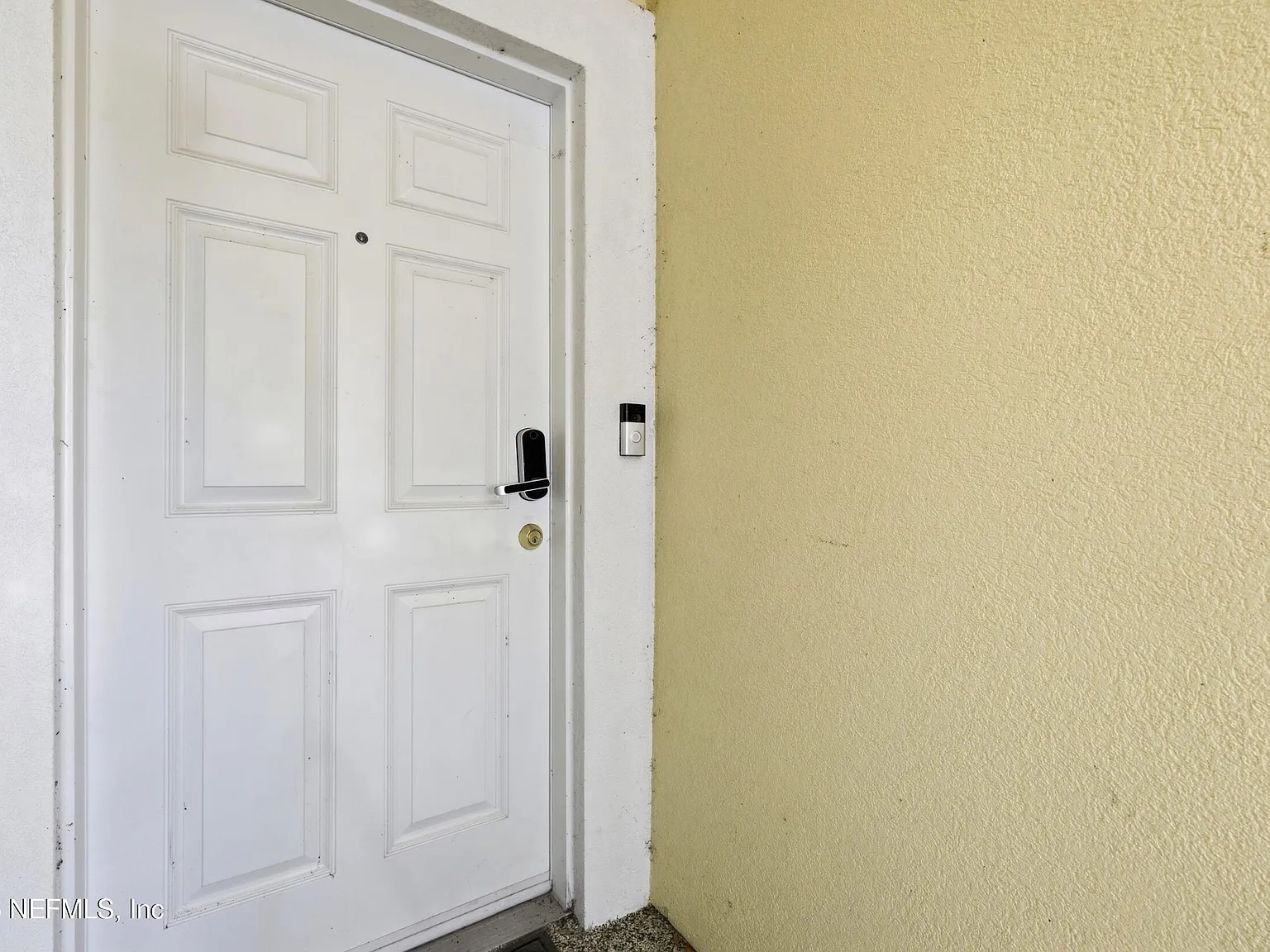 3 bed, 2.0 bath, 1354 sqft, $2,200 — Photo 4