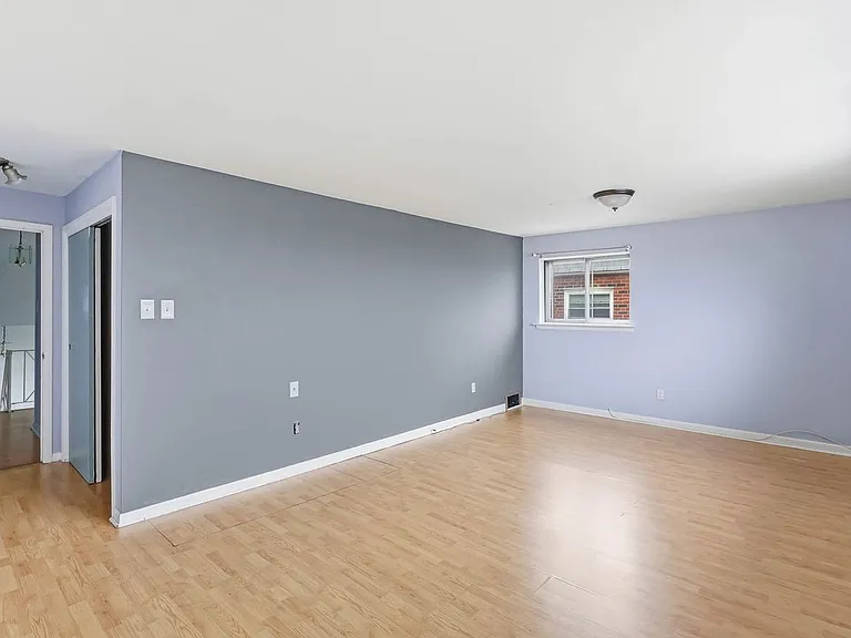 2217 Hoffnagle St — Photo 17