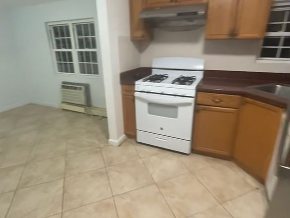 5th image of 23010 64th Ave #2F