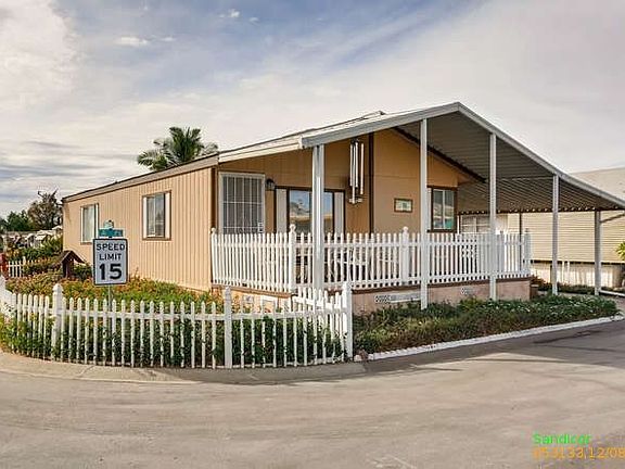 3rd image of 211 N Citrus Ave Space 209