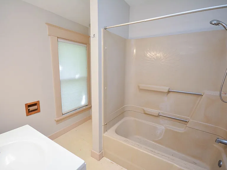 538 14th Ave SW — Photo 10