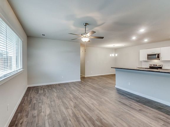 2nd image of 620 Blackland Dr