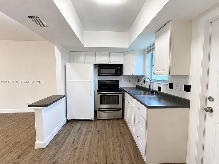 117 NE 30th Ct #2 — Photo 7