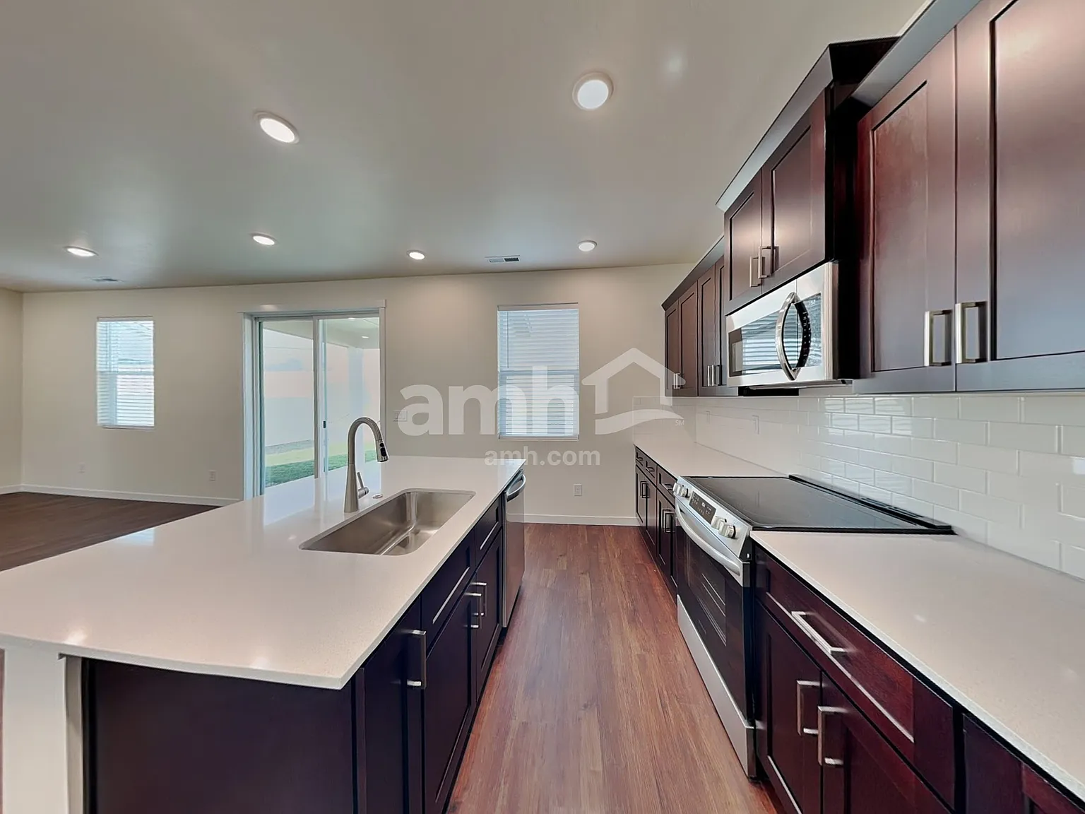 4 bed, 2.5 bath, 1835 sqft, $2,530 — Photo 4