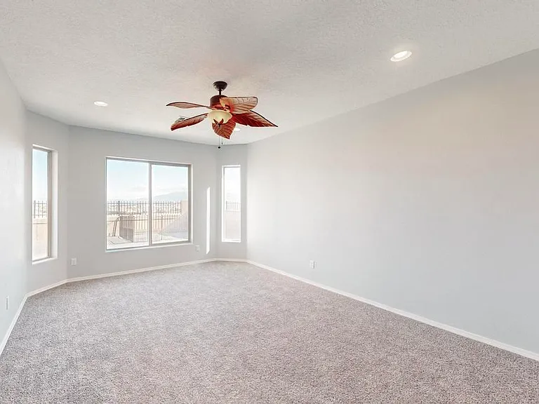 6405 Kings Canyon Cv NE — Photo 39
