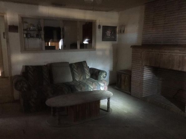 215 W 3rd St, Coleman, TX 76834