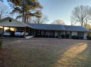 306 Oak Grove Dr, Grenada, MS 38901