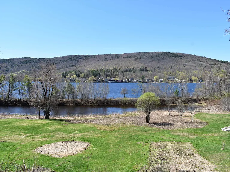 40 US Route 4 — Photo 1
