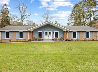 1 Oakbrook Rd, Fletcher, NC 28732