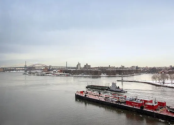 Sold by Warburg | media 4