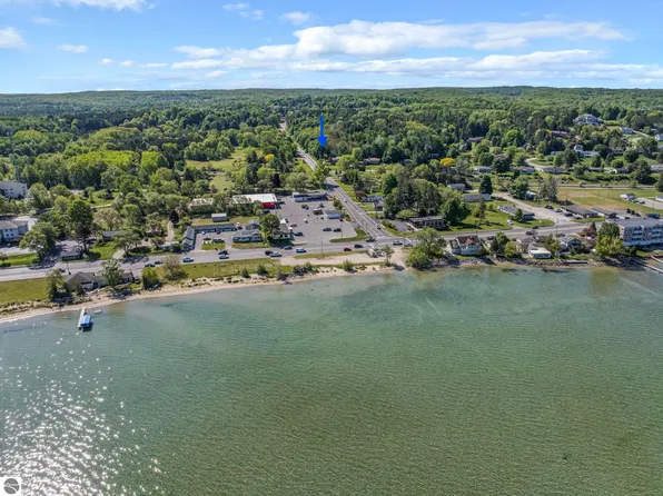 27 Bunker Hill Rd #27, Williamsburg, MI 49690