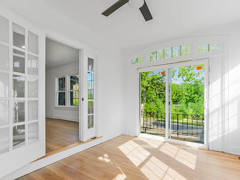 1120 Ward Pkwy #100 — Photo 10