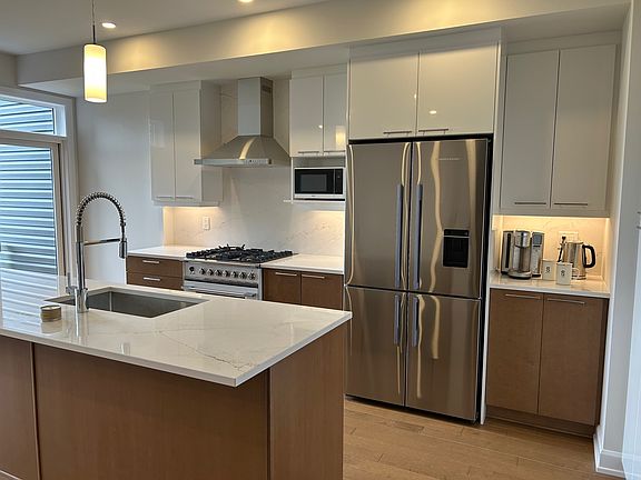 2nd image of 602 Fisher St