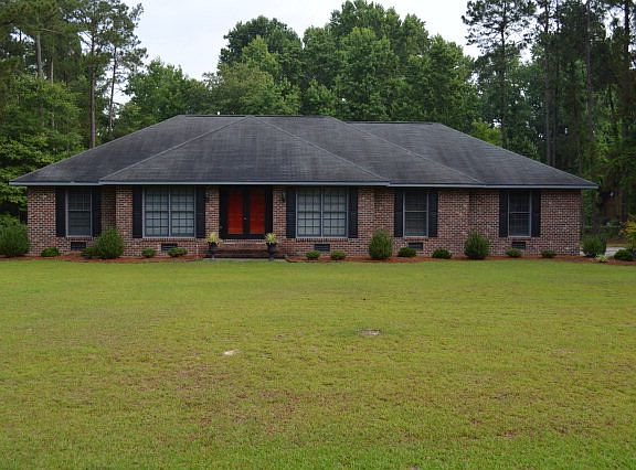 2nd image of 205 Kelly Dr