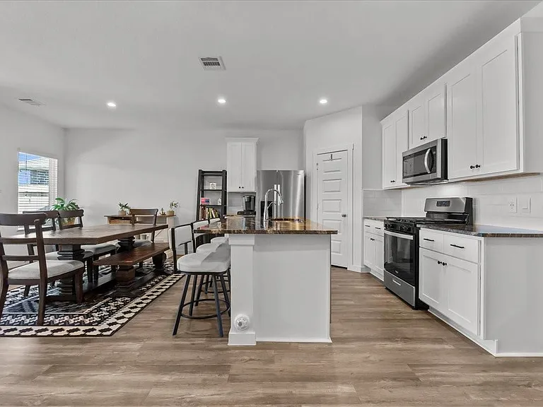 3109 Magnolia Pass Ln — Photo 4
