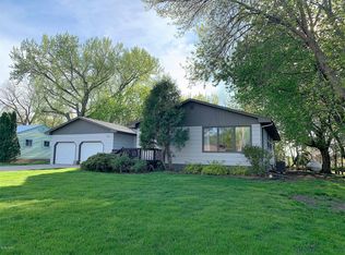 706 6th Ave, Wilmot, SD 57279