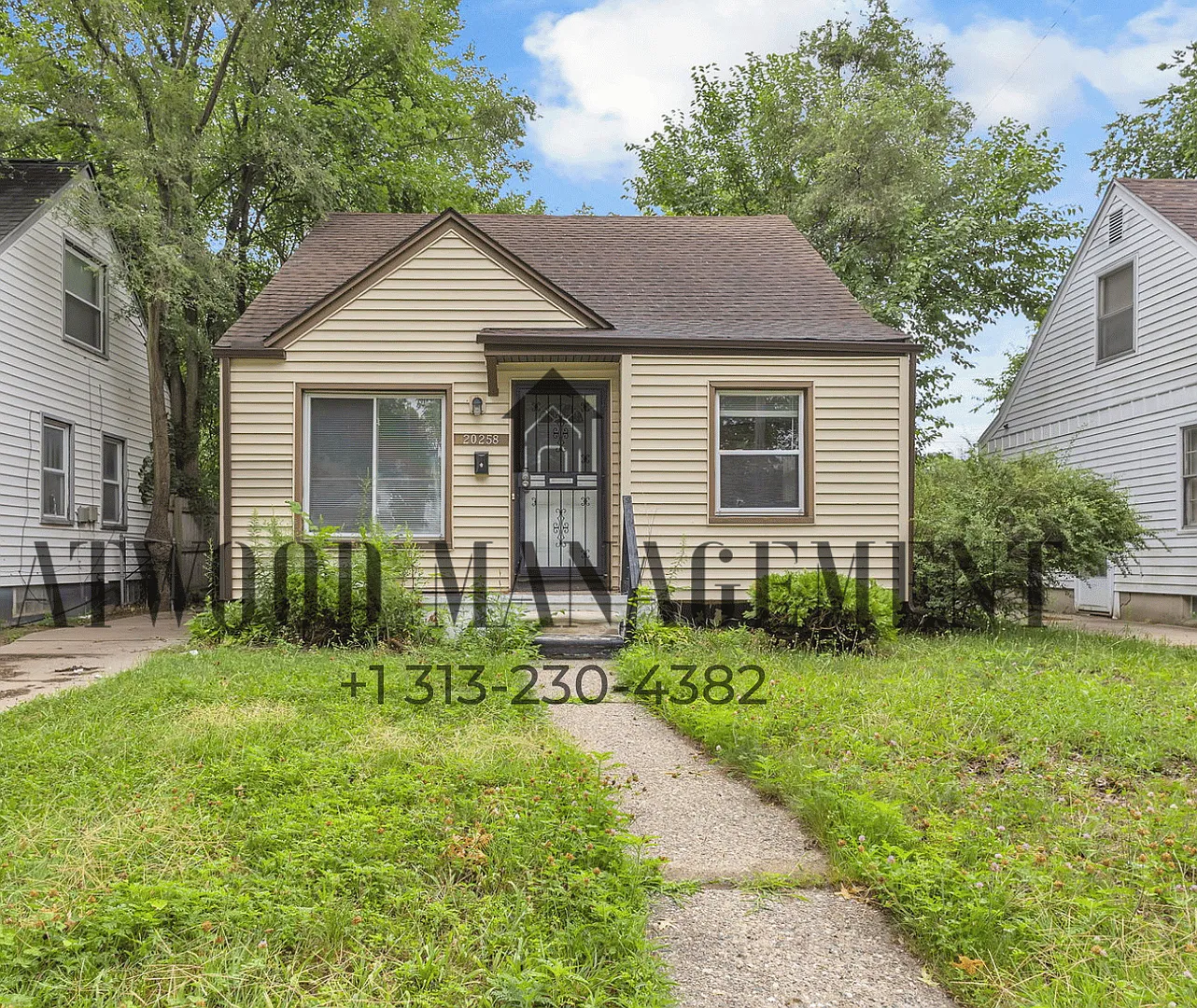 This beautifully updated 3-bedroom, 1-bath single-family home is ready for move-in! — Photo 1