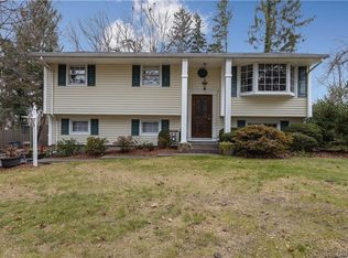 138 Townline Rd, Nanuet, NY 10954