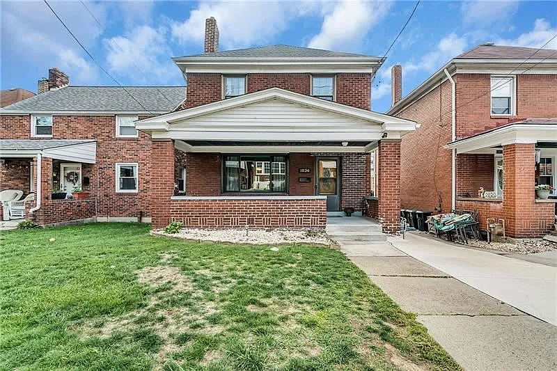 1036 Woodbourne Ave photo 1