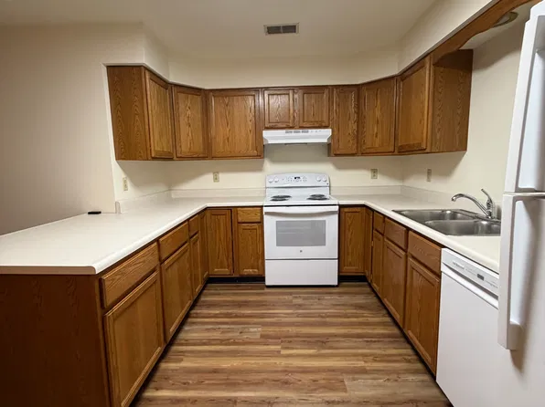 108 S John St #8, Dwight, IL 60420