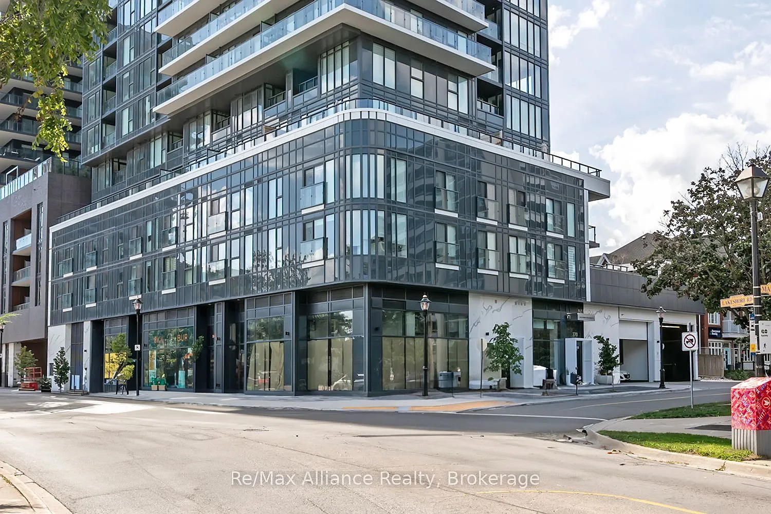 2 bed, $3,200 — Photo 2