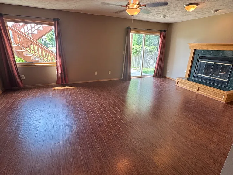 2126 E Country View Dr — Photo 22