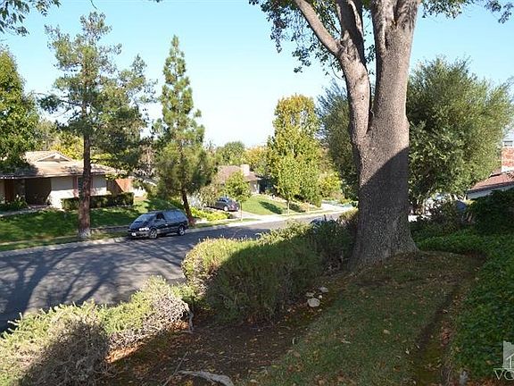 2nd image of 1034 Warwick Ave
