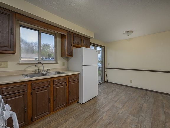 5th image of 331 Locke Ave NW