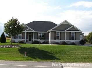 6624 Lone Oak Dr, Sheboygan, WI 53081