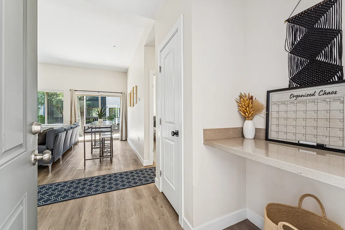 Floor plan Unfurnished Unit
