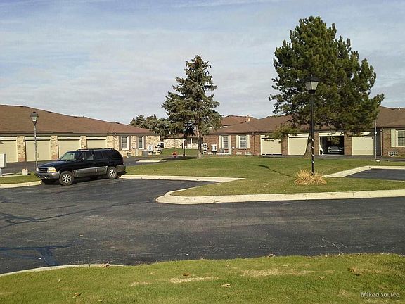 4th image of 49010 Hickory Ct