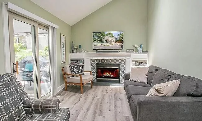 295 Sugartown Rd — Photo 8