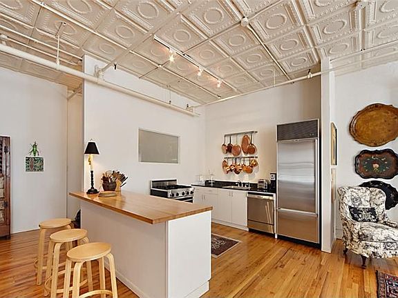 2nd image of 136 W 24th St APT 4R