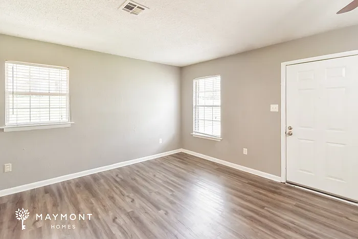 106 Brookhaven Dr — Photo 3