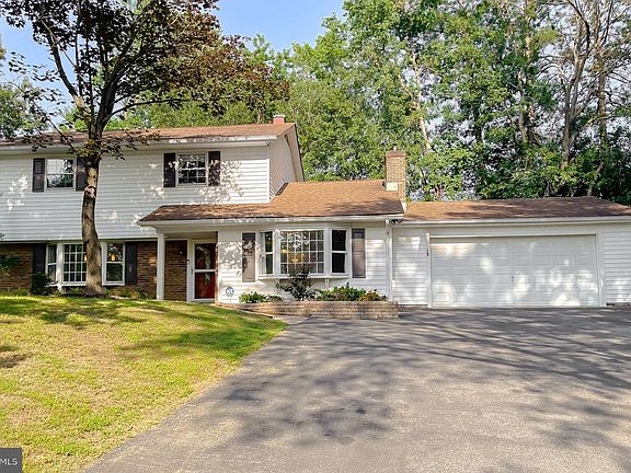 3rd image of 21444 Morris Dr