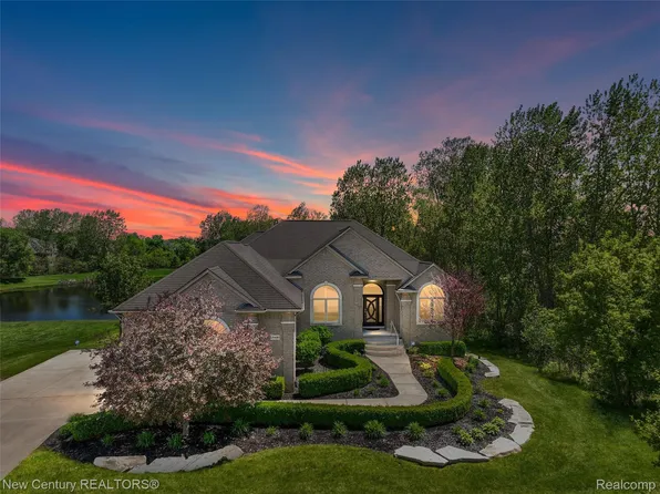 55490 Whispering Hills Dr, Shelby Township, MI 48316